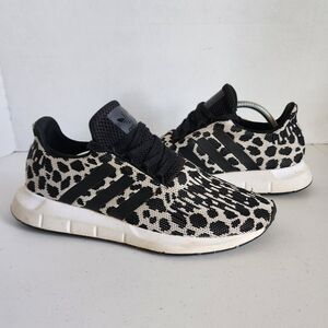 Adidas Swift Run Shoes Womens 7 Black White Leopard Cheetah BD7962